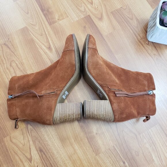 TOMS Lunata Cognac Whiskey Suede Tassel Fringe Boho Ankle Boots Size 8.5 - Picture 4 of 11